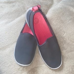 Crocs slip on shoe size 9 wide gray